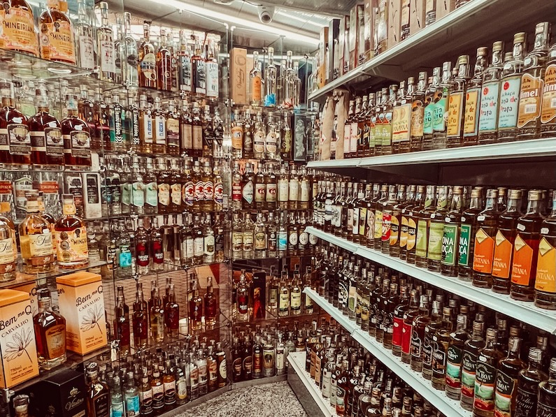 Cachaça shop in the mercado central in Belo Horizonte